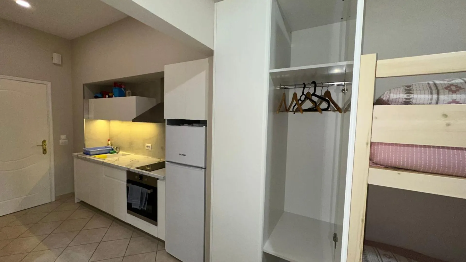 Apartament Galaxy Sarandë 0*,